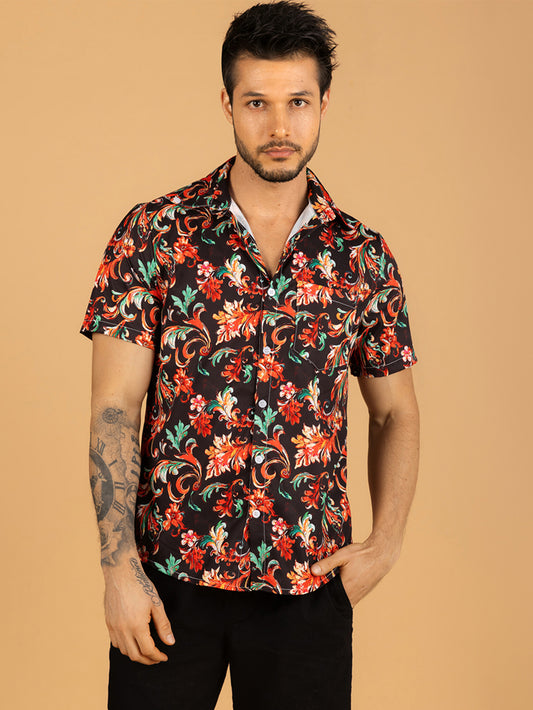 Camisa preta com estampa de flora tropical
