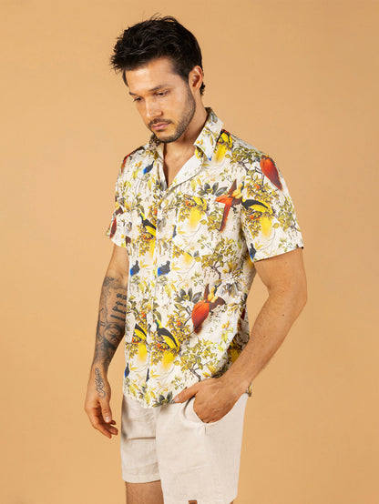 Camiseta amarela com estampa de pássaro do paraíso