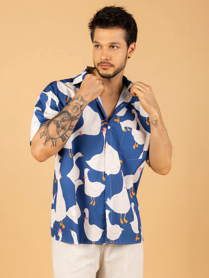 Camisa azul patos brancos fofa