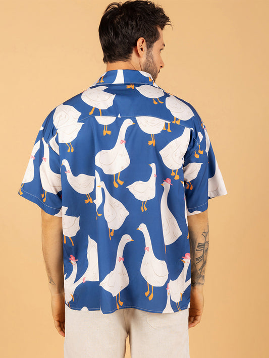 Camisa azul patos brancos fofa