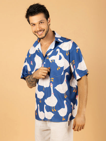 Camisa azul patos brancos fofa