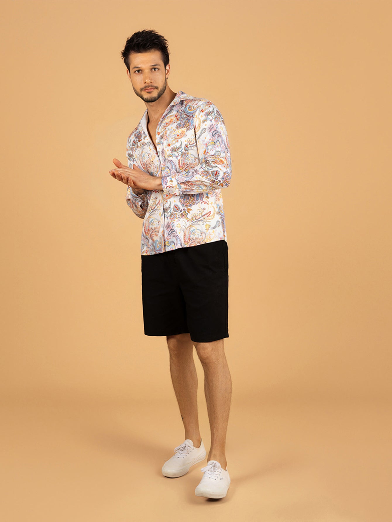 Camisa masculina estampada paisley colorida