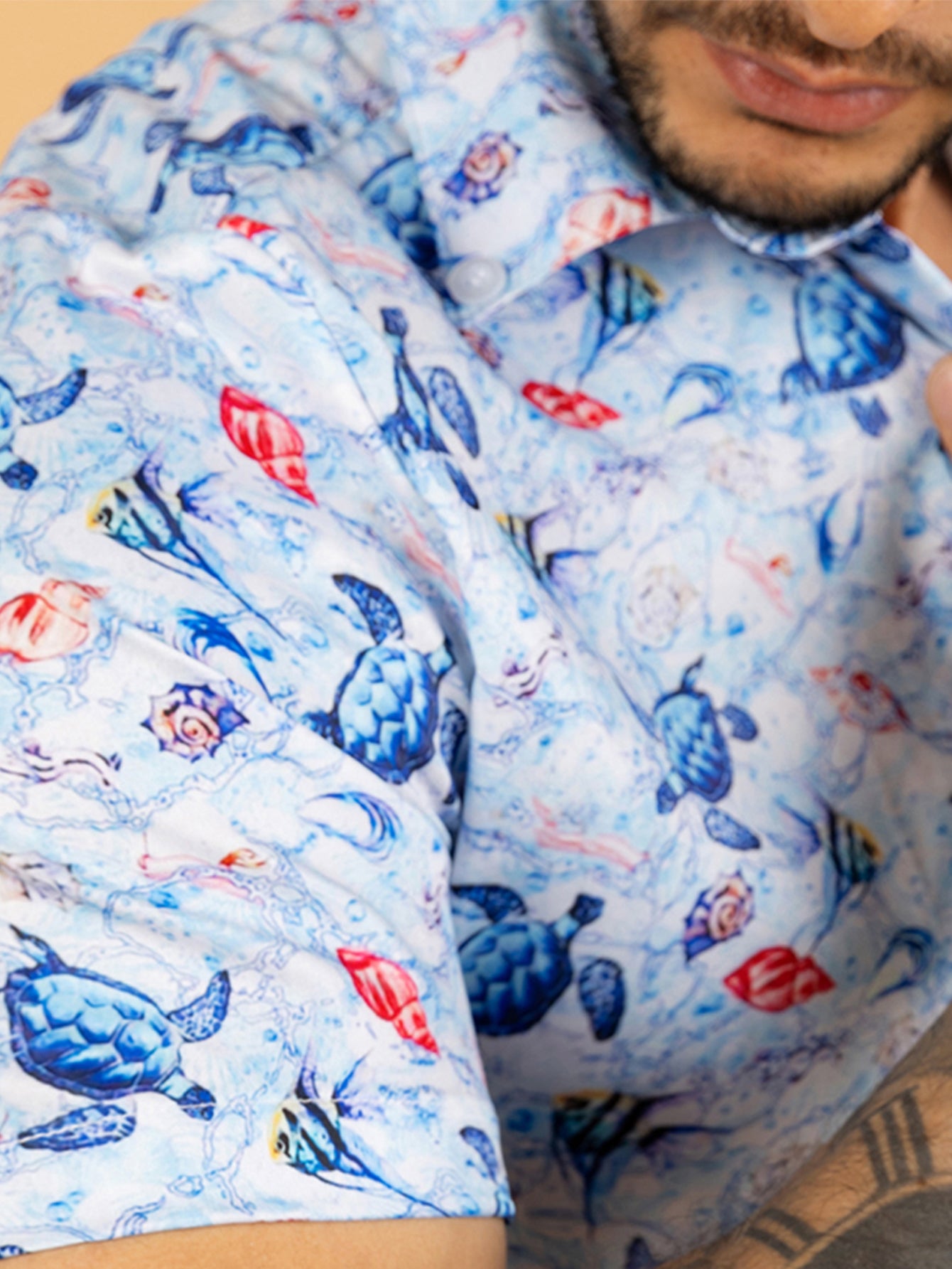 Camisa masculina azul animais marinhos